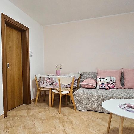 Apartment Miska & Studio Roki Dracevac Bagian luar foto