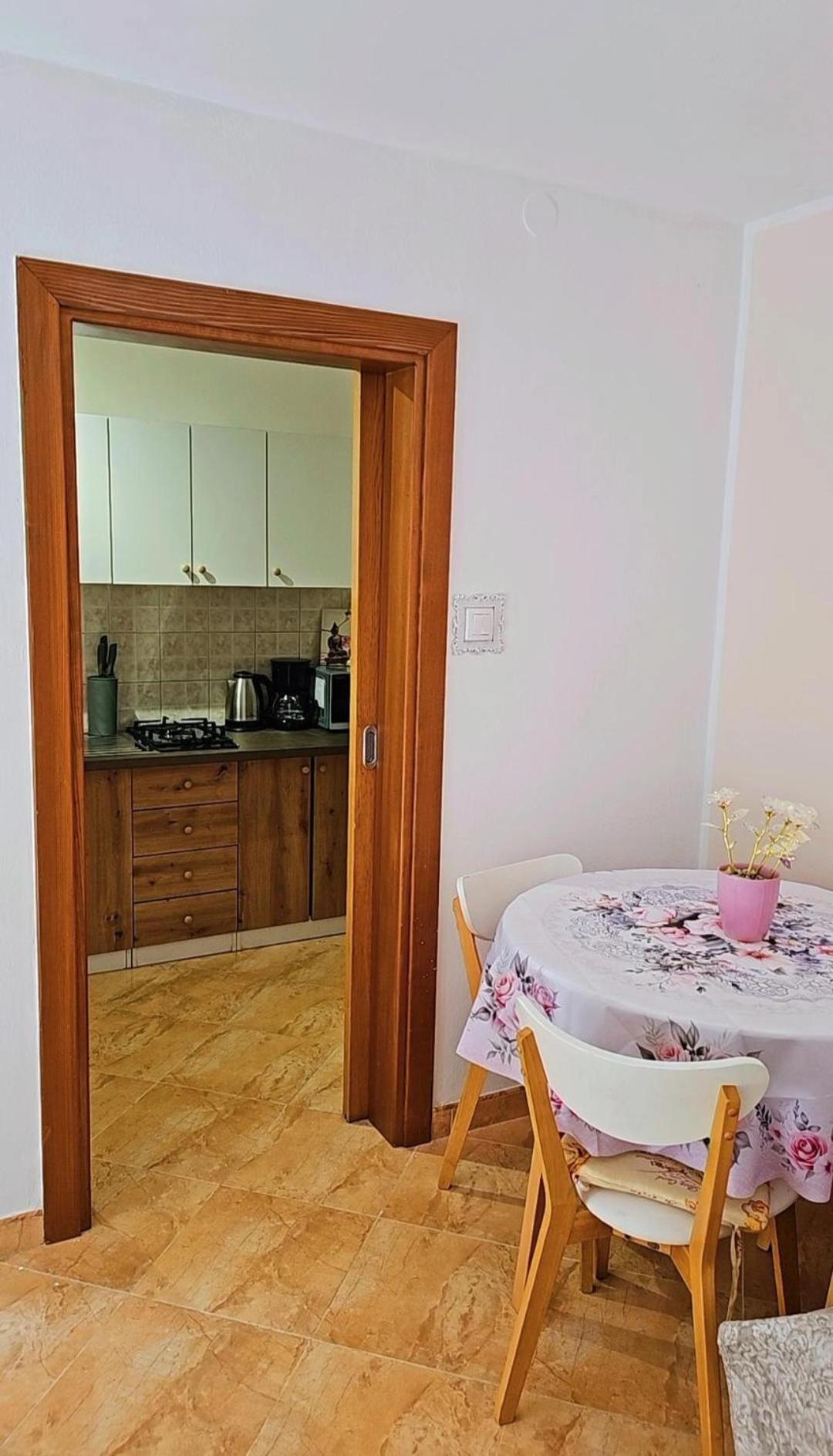 Apartment Miska & Studio Roki Dracevac Bagian luar foto