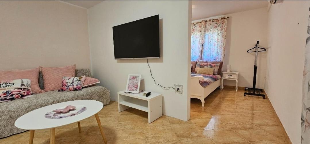 Apartment Miska & Studio Roki Dracevac Bagian luar foto