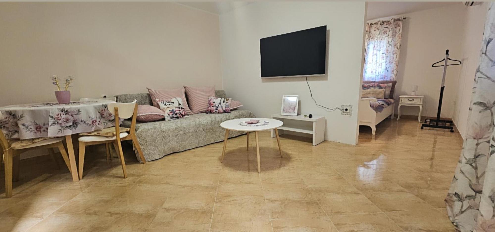 Apartment Miska & Studio Roki Dracevac Bagian luar foto